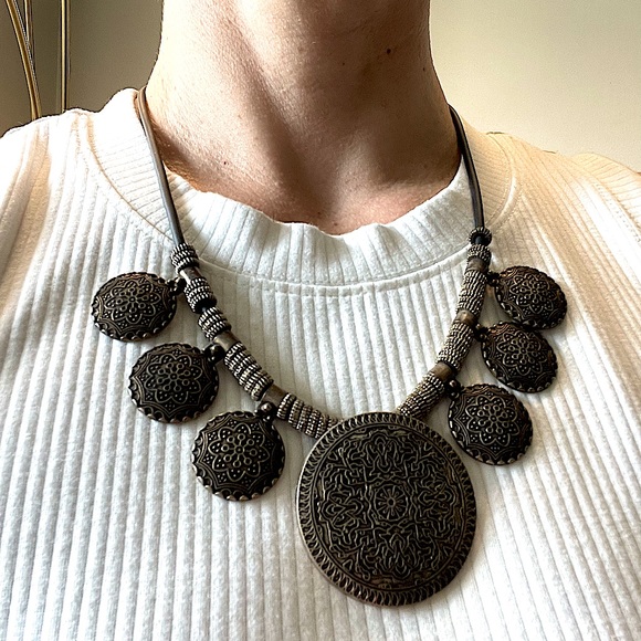 Coin/medallion necklace - Picture 2 of 6